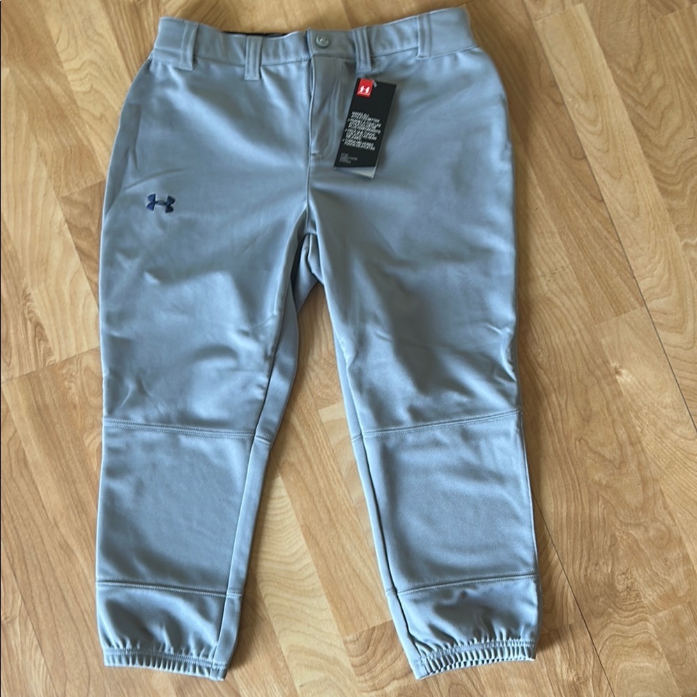 NWT Under Armour Light Gray Sports Pants small petite